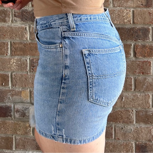 Tommy Hilfiger Shorts - Picture 12 of 13